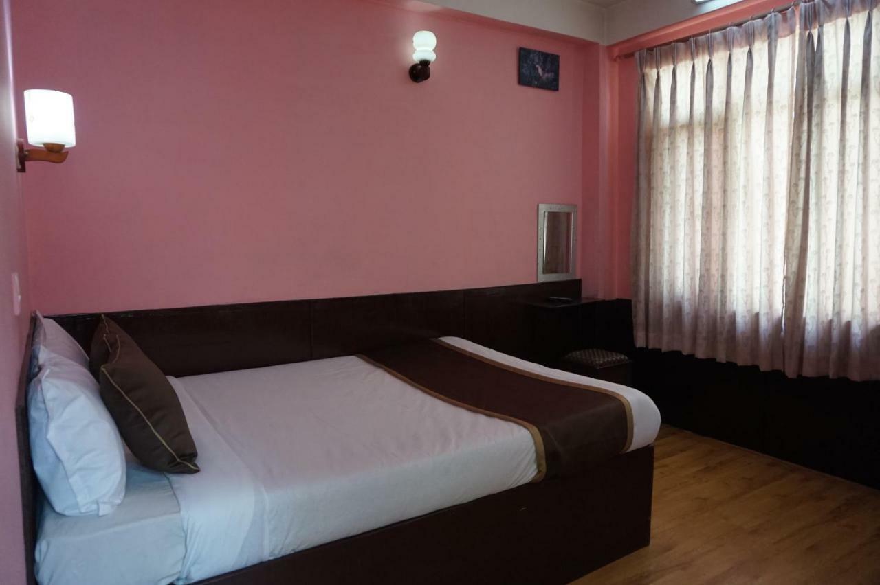 Hotel Impala Garden Катманду Екстер'єр фото